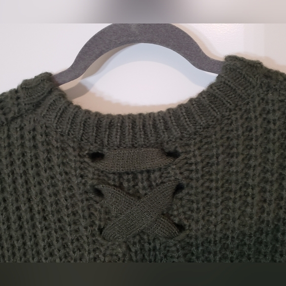 ARIANNA By Howard's Chunky Knit Olive Green Sweater Criss Cross Back Siz… - Picture 11 of 12